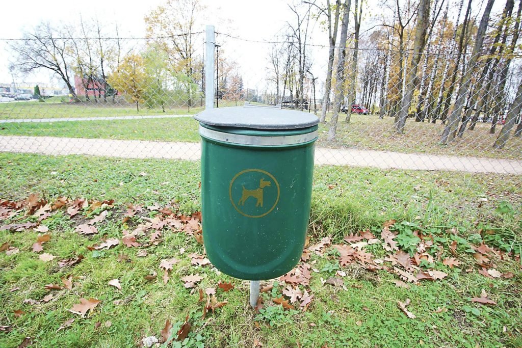 Dainavos parko šunų vedžiojimo aikštelė — nuotrauka 2