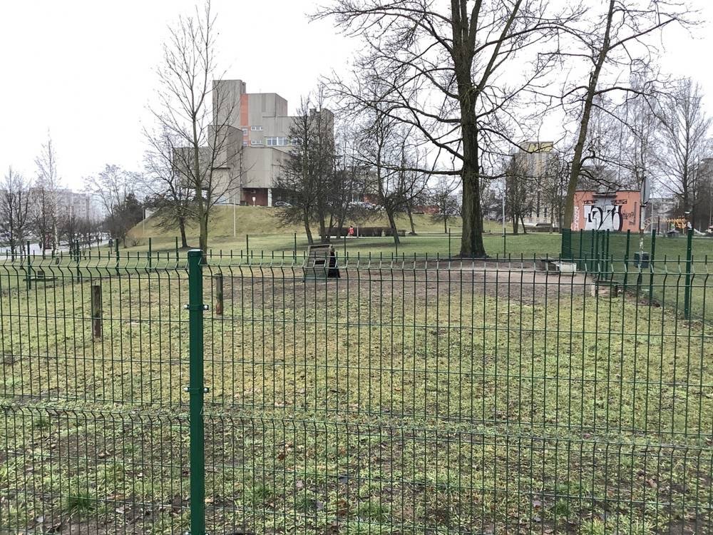 Viršuliškių skvero šunų dresūros aikštelė — nuotrauka 2