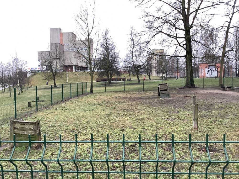 Viršuliškių skvero šunų dresūros aikštelė — nuotrauka 3