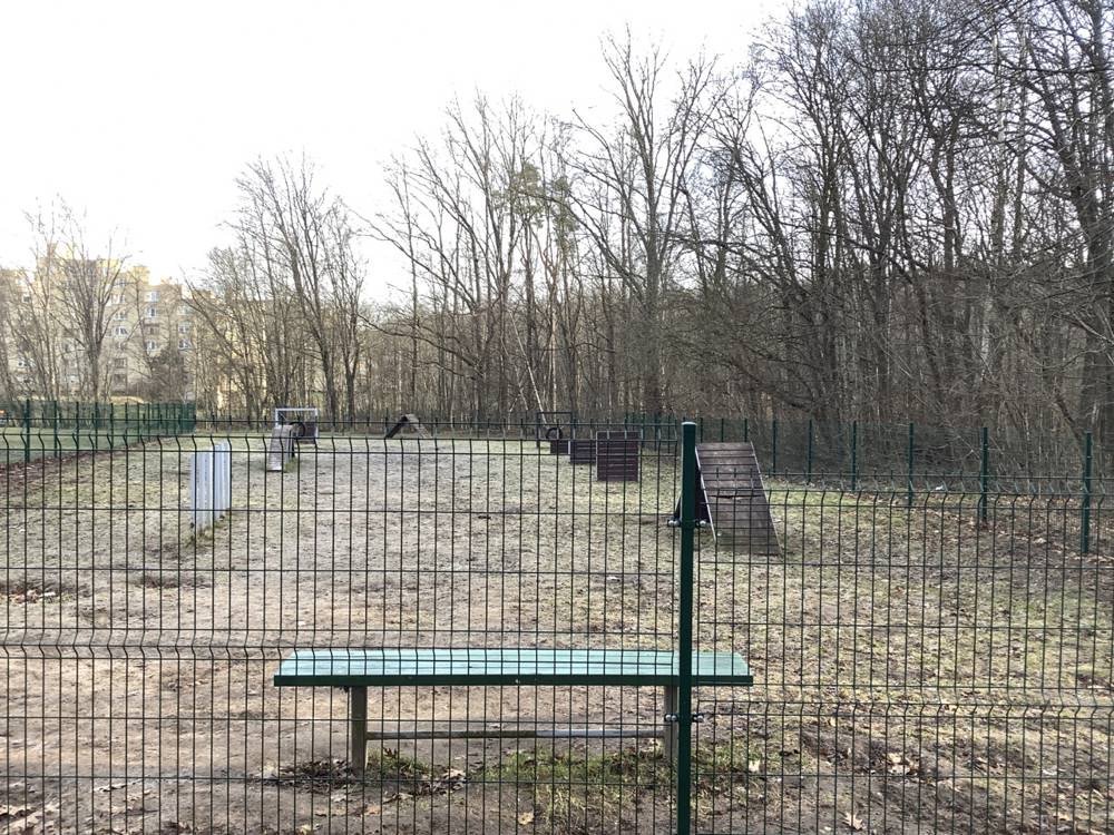 Žaliųjų Ežerų g. šunų dresūros aikštelė — nuotrauka 2